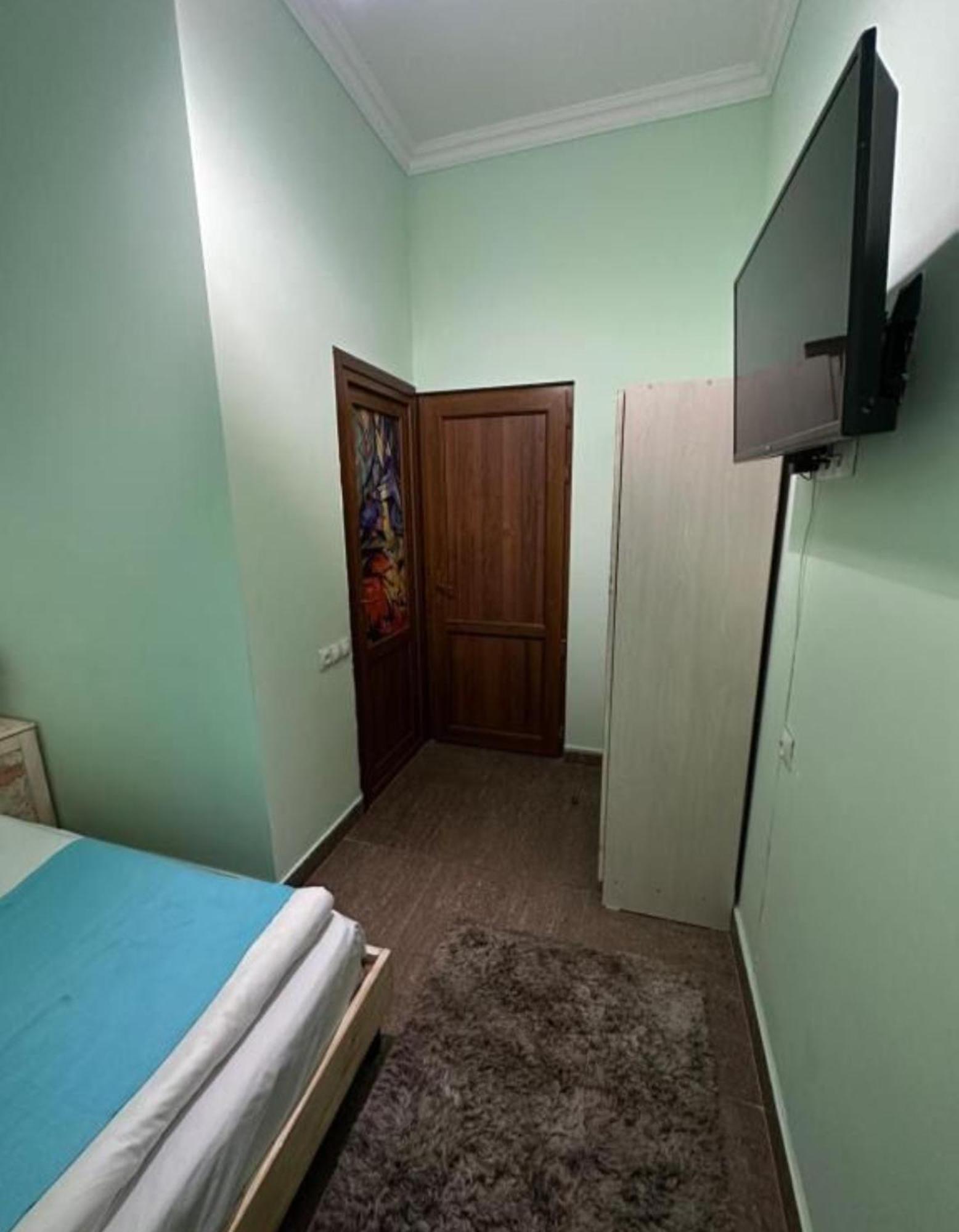 Hotel California Boutique Yerevan Ngoại thất bức ảnh