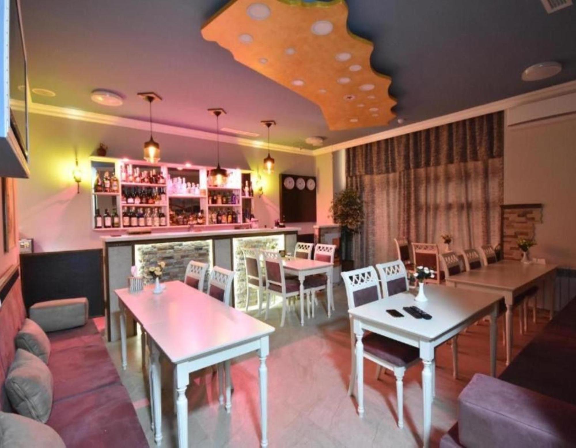 Hotel California Boutique Yerevan Ngoại thất bức ảnh