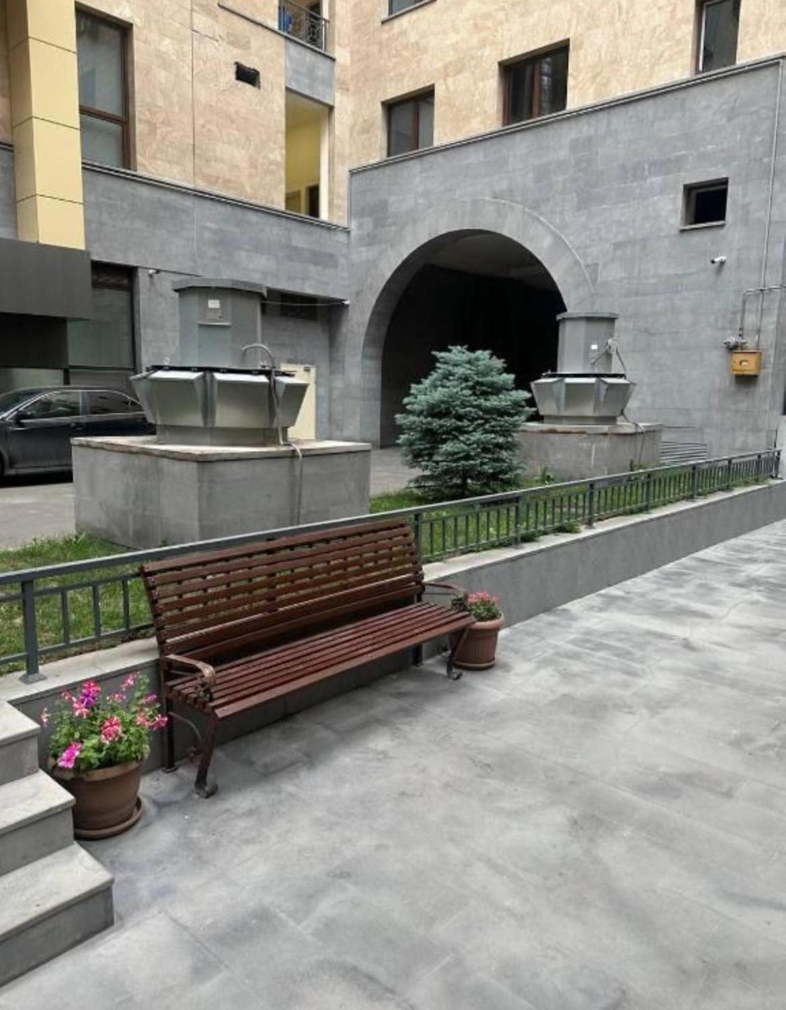Hotel California Boutique Yerevan Ngoại thất bức ảnh