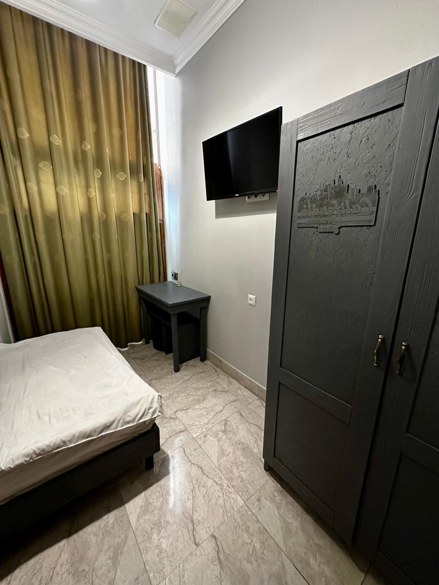 Hotel California Boutique Yerevan Ngoại thất bức ảnh