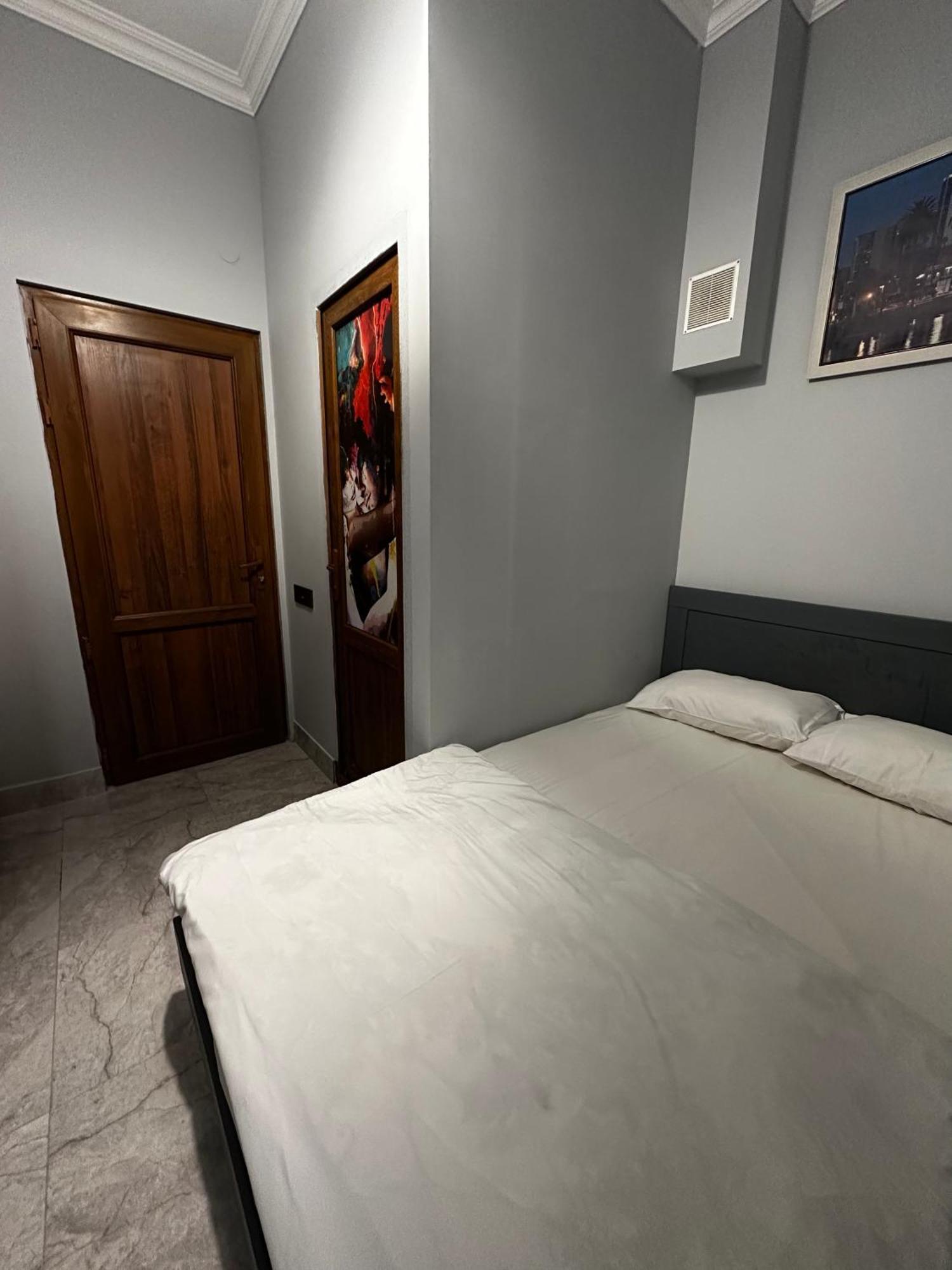 Hotel California Boutique Yerevan Ngoại thất bức ảnh