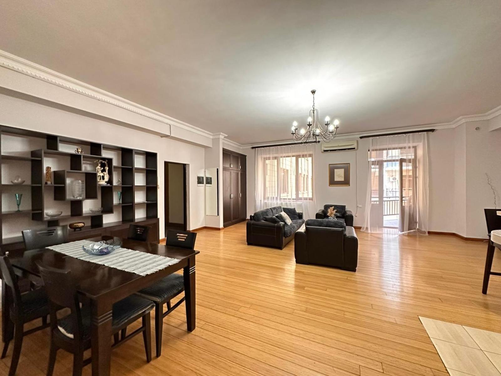 Hotel California Boutique Yerevan Ngoại thất bức ảnh