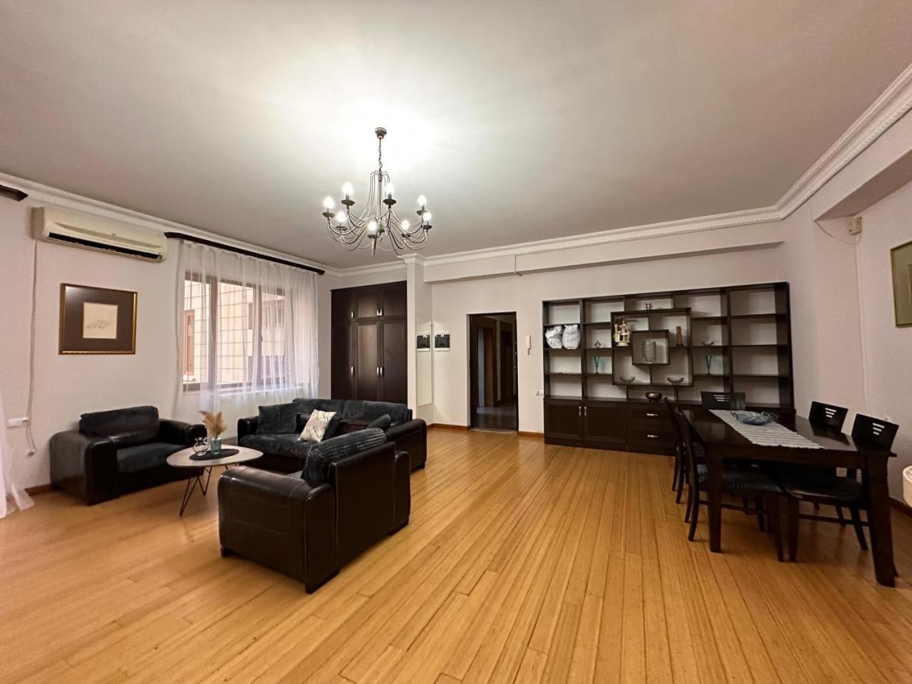 Hotel California Boutique Yerevan Ngoại thất bức ảnh