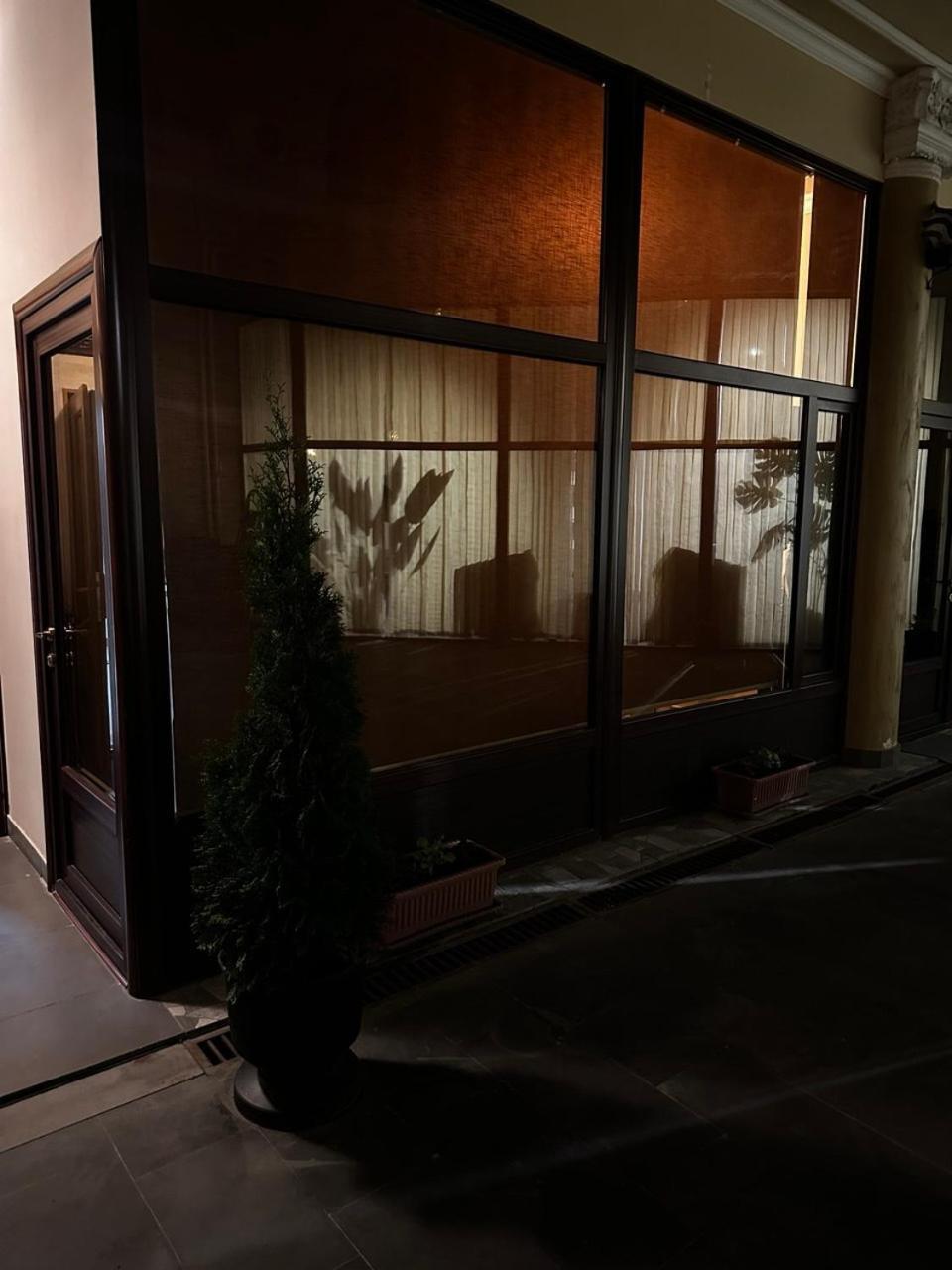 Hotel California Boutique Yerevan Ngoại thất bức ảnh