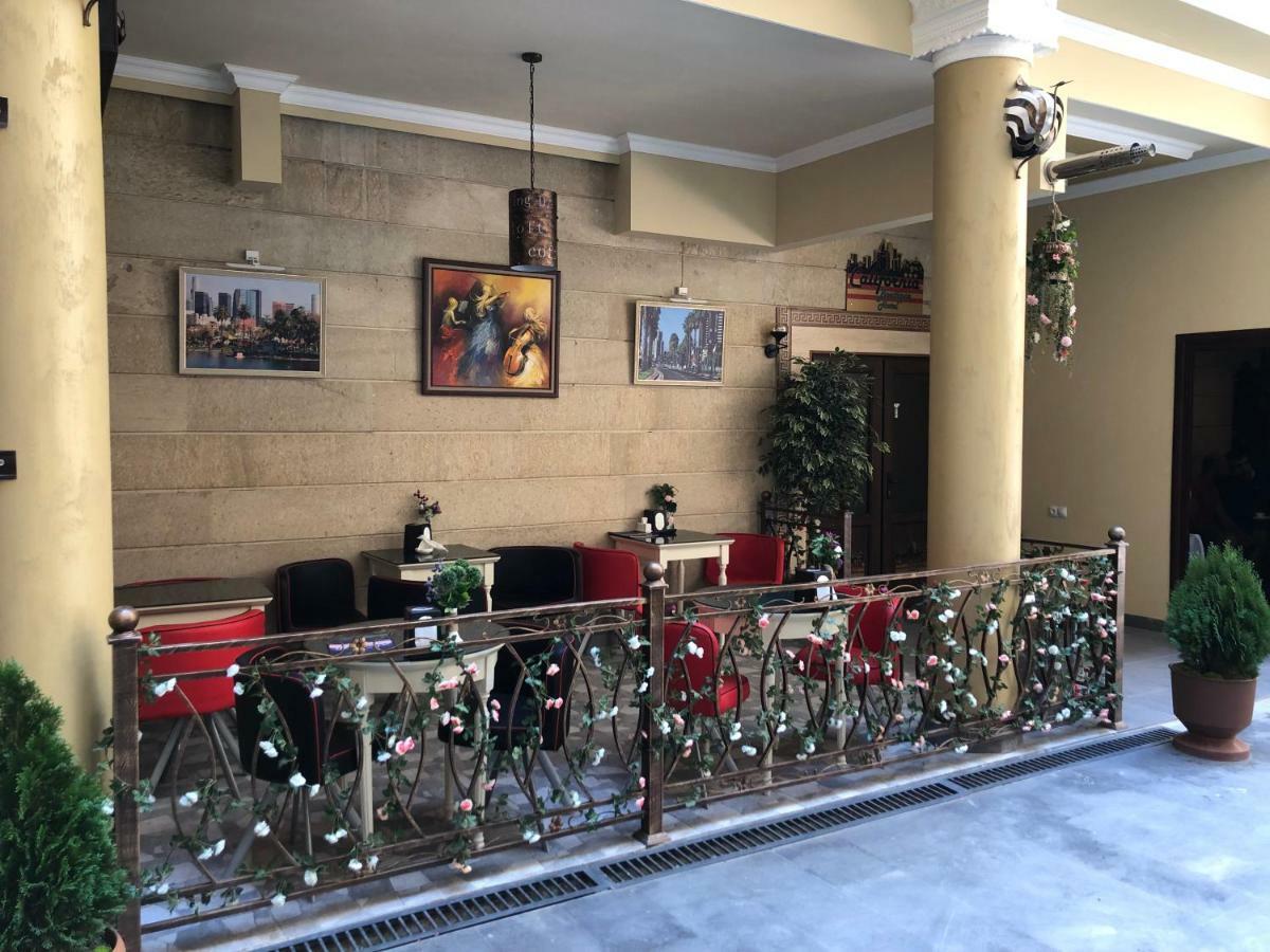 Hotel California Boutique Yerevan Ngoại thất bức ảnh
